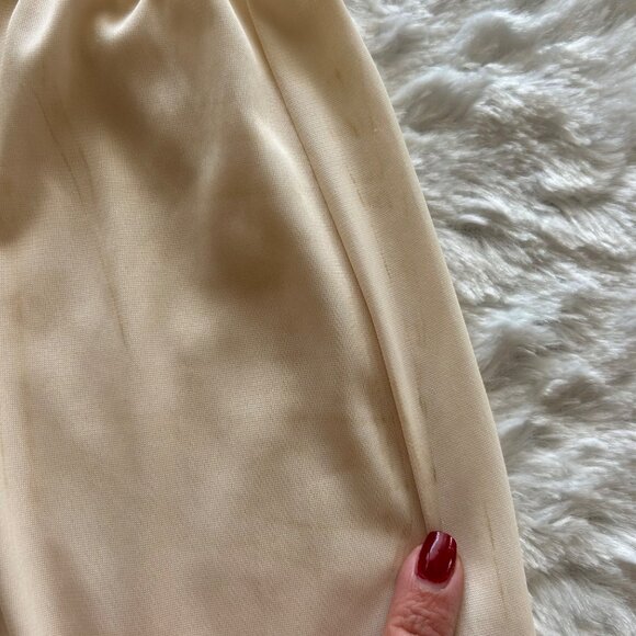 Vintage Komar Pillow Tab Beige Nylon Half Slip Coquette Cottagecore Skirt Medium - Picture 8 of 10